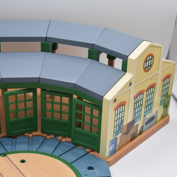 Roundhouse Tidmouth Shed w/5 Stalls Wooden Railway Thomas & Friends Train Engine - Picture 7 of 14